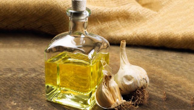 علاج تساقط الشعر بالثوم