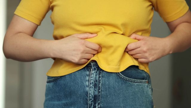 أسباب دهون البطن وطرق التخلص منها